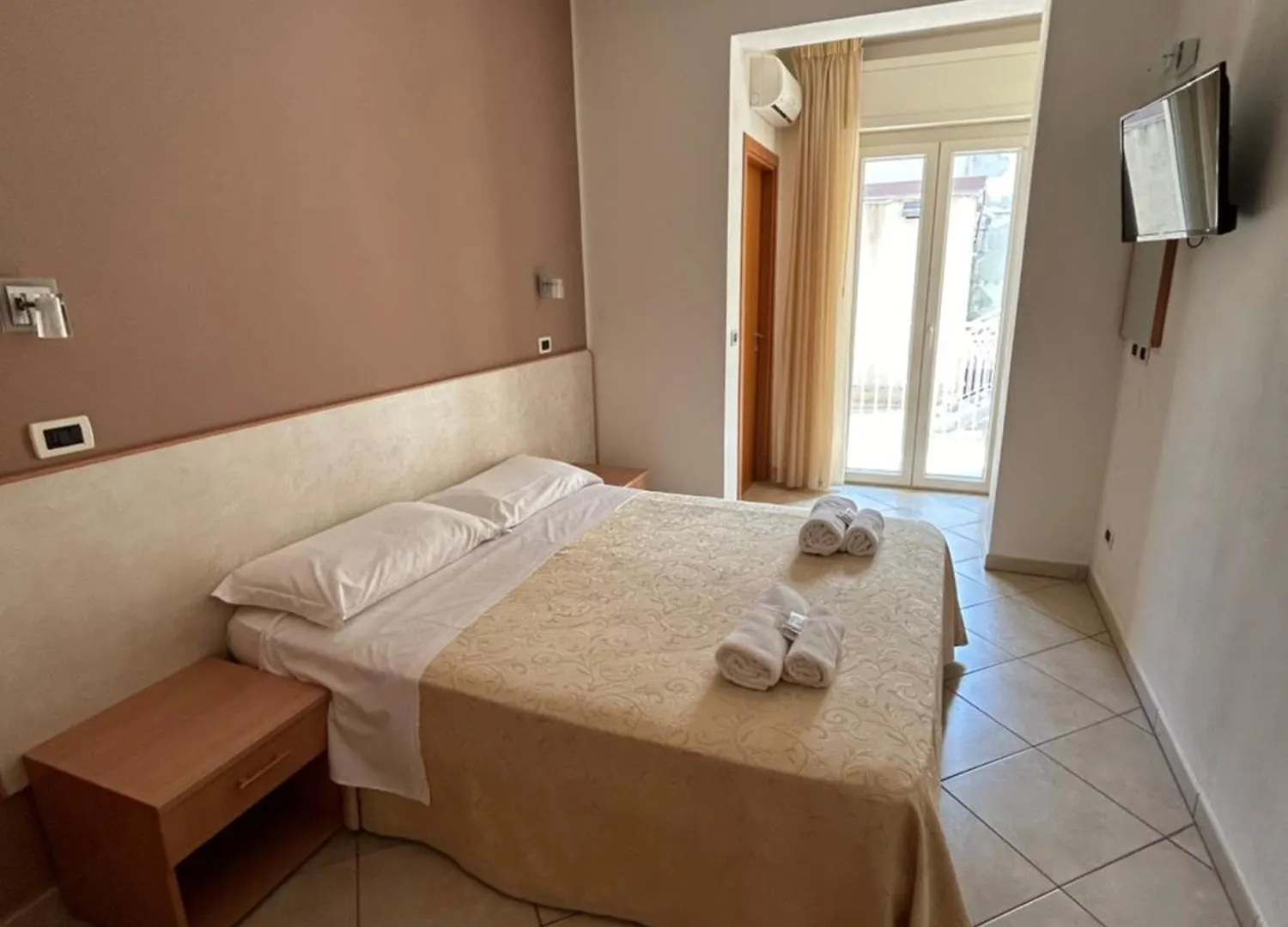 Hotel Favorita Cesenatico 3*,