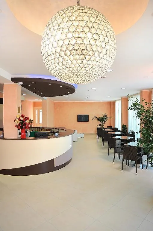 Hotel Favorita Cesenatico