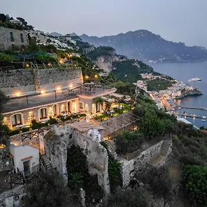 https://tenuta-dellal-ma.hotels-amalfi.com